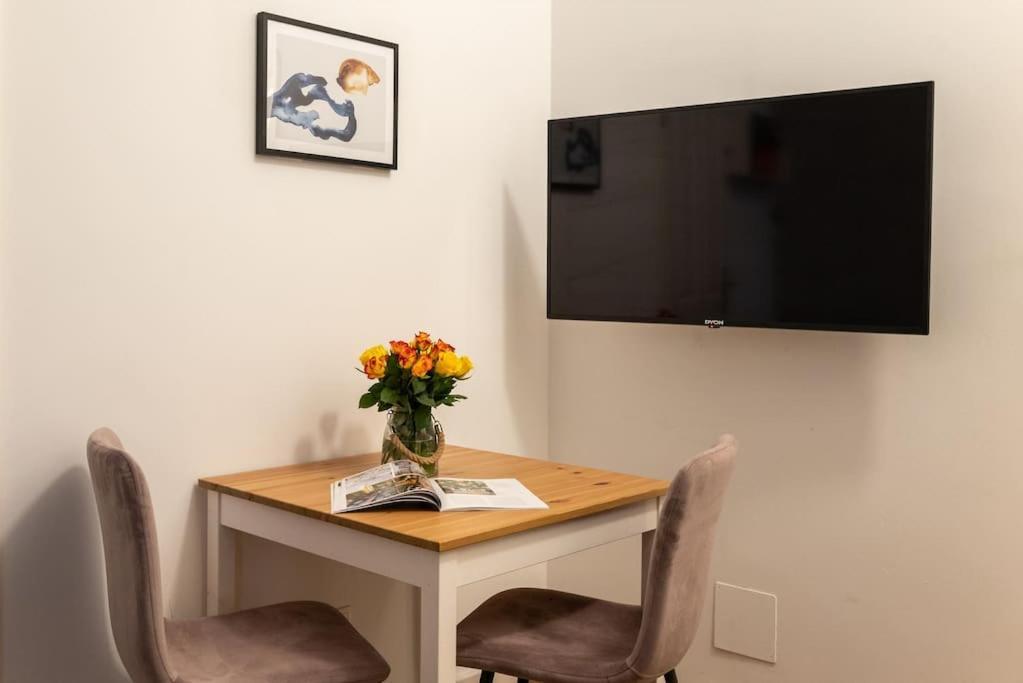 Compact Studio Near Center By Hm Viena Exterior foto